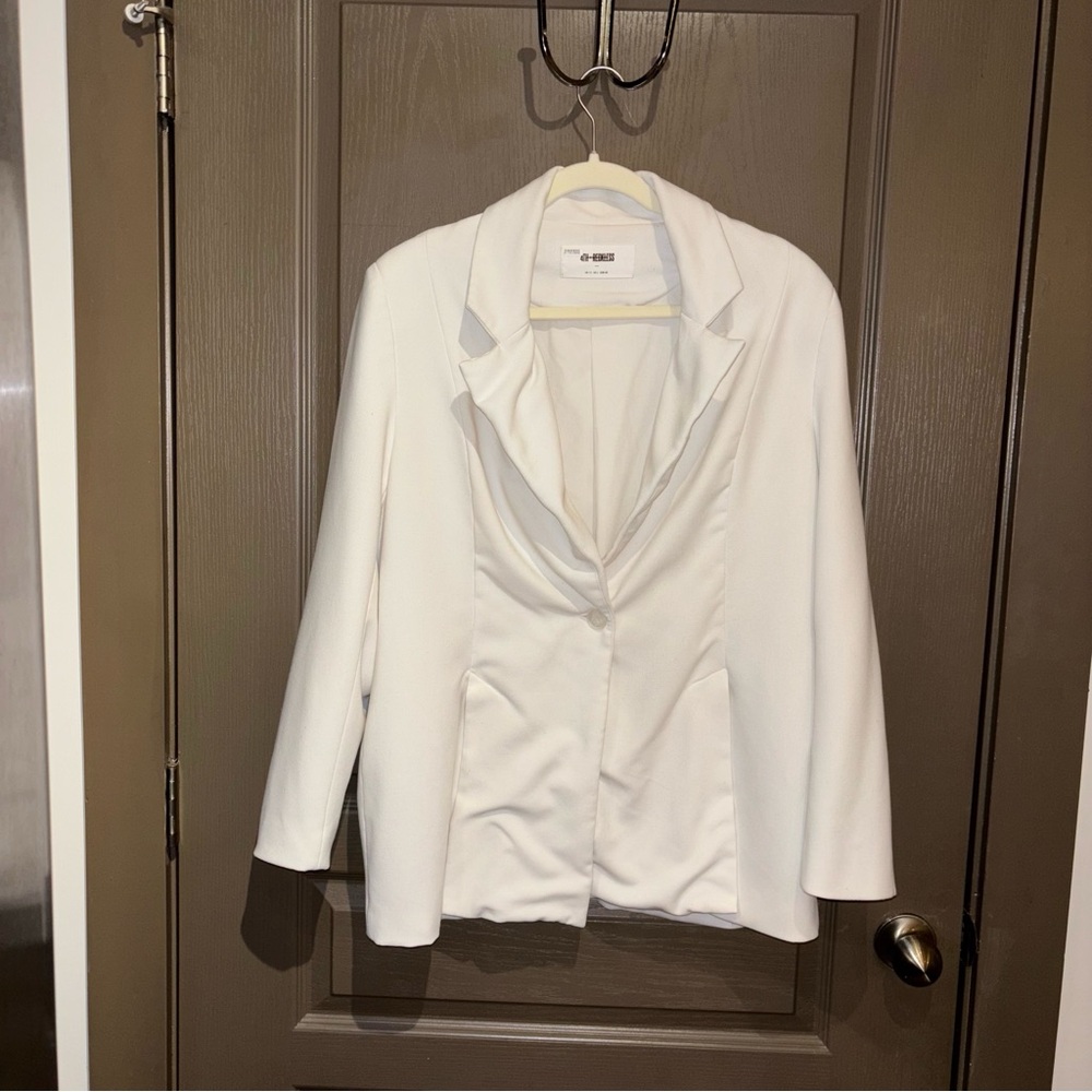 4TH & RECKLESS Sade White Blazer - Picture 6 of 9